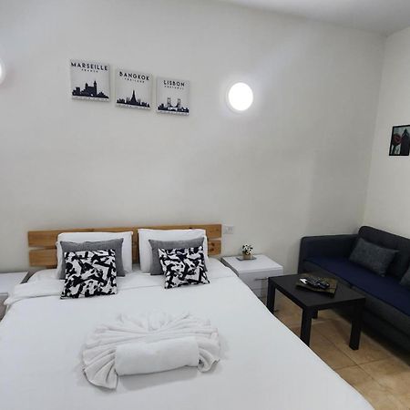 David Hameleh House Aparthotel เนทันยา ภายนอก รูปภาพ