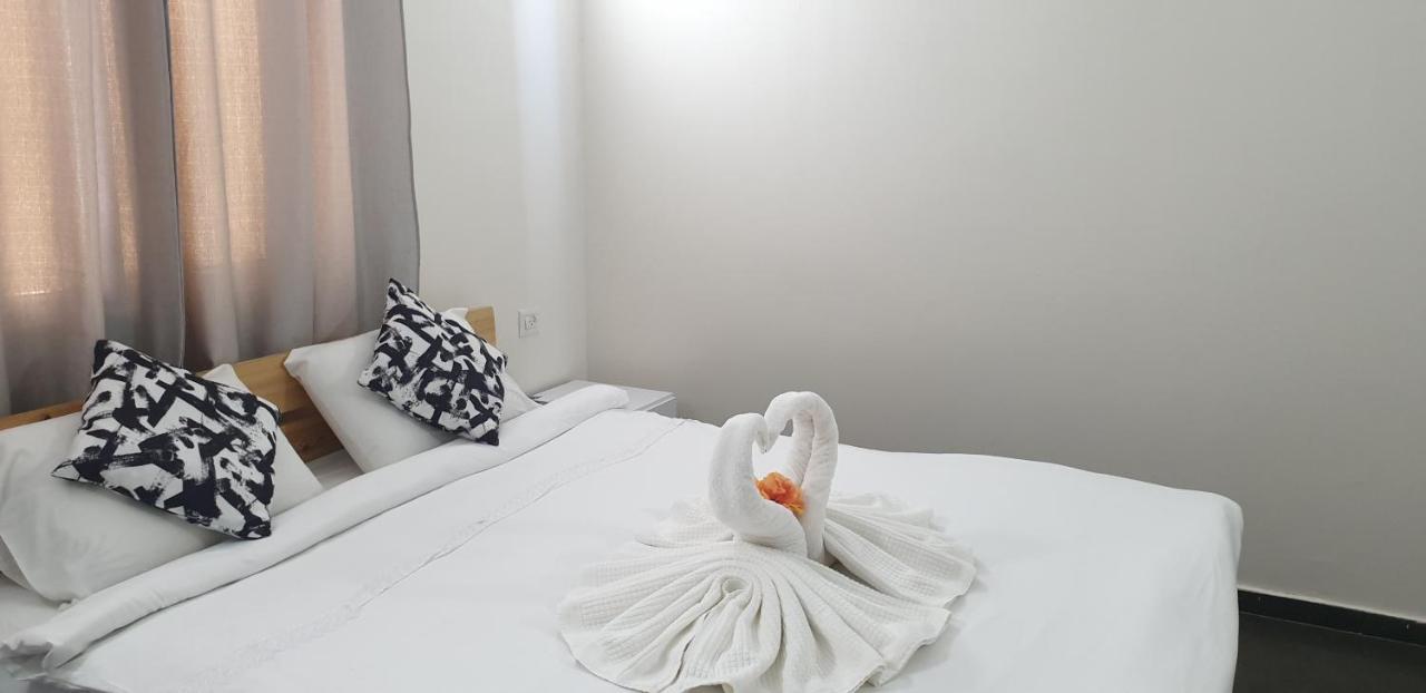 David Hameleh House Aparthotel เนทันยา ภายนอก รูปภาพ