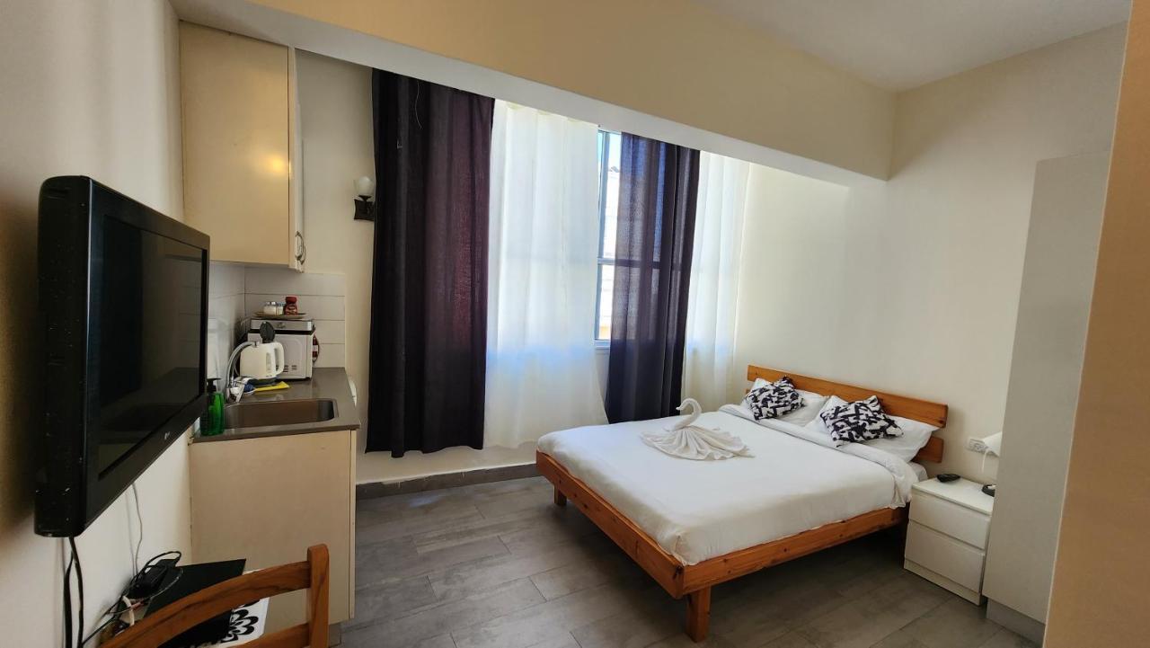 David Hameleh House Aparthotel เนทันยา ภายนอก รูปภาพ