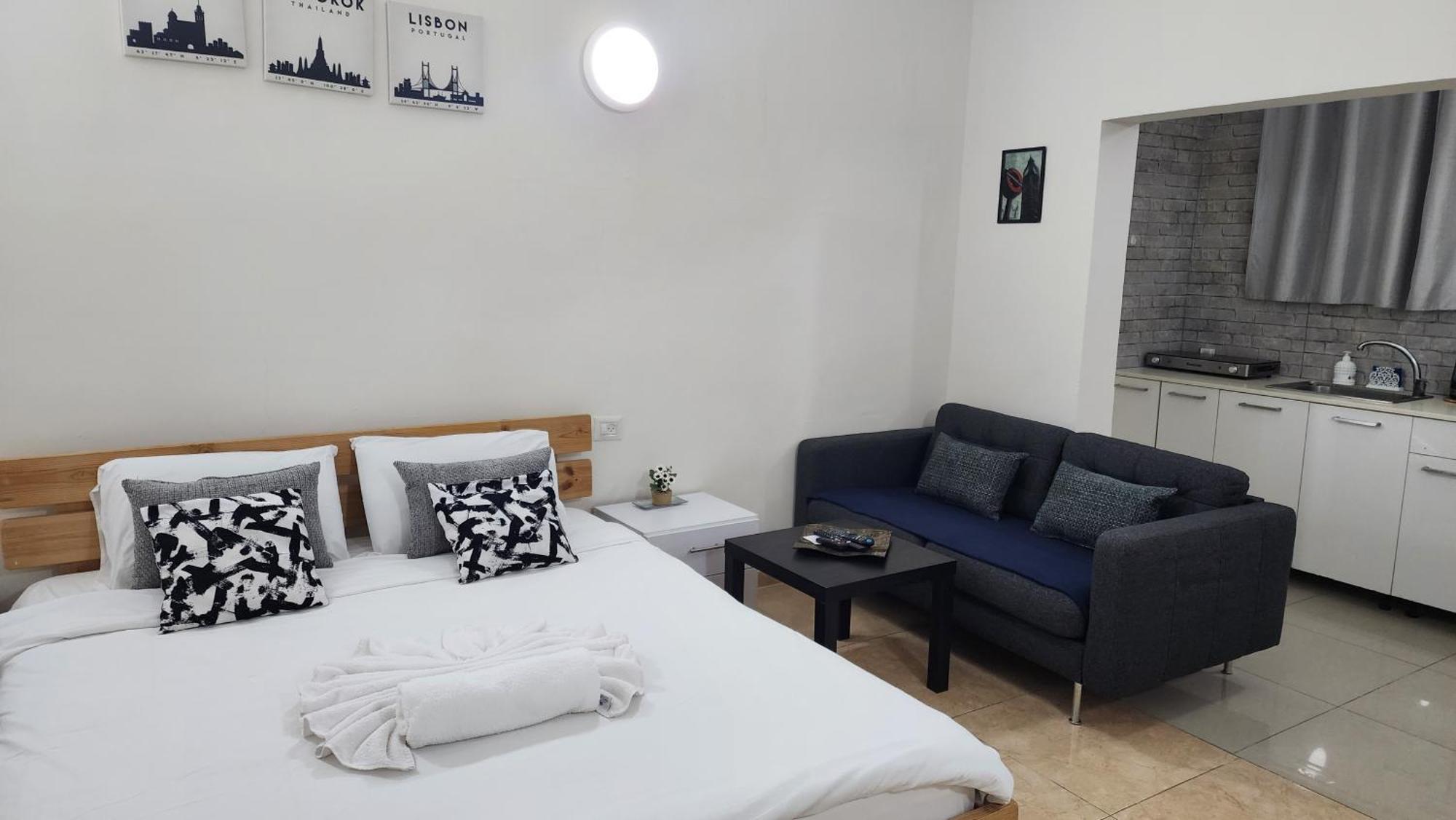 David Hameleh House Aparthotel เนทันยา ภายนอก รูปภาพ